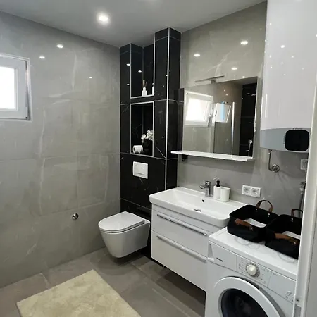 Apartment Half Of House To Rent - Family Zelenika Trogir